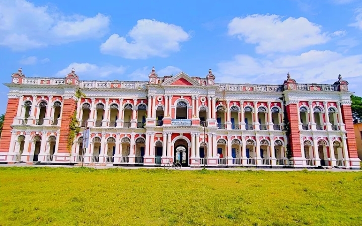মুড়াপাড়া জমিদারবাড়ি: বাংলার হারানো ঐতিহ্যের প্রাসাদ থেকে শিক্ষার আধুনিক মন্দির